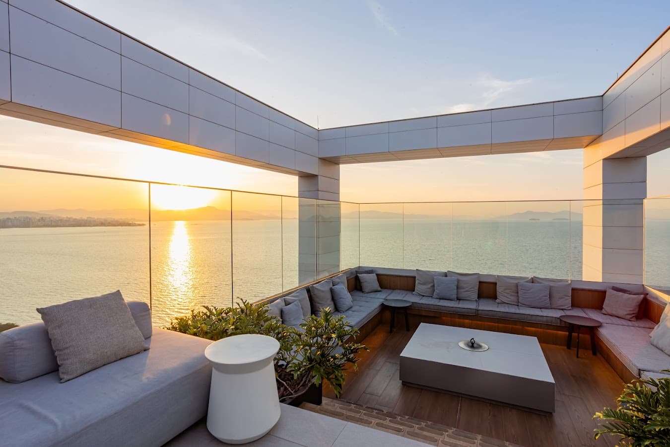 LK Design Hotel, hotel-sede da Corre RD